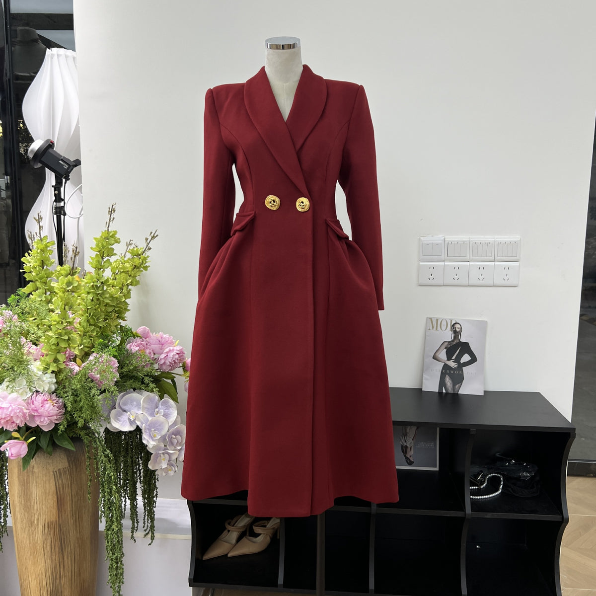 Manteau Long Cintrée en Laine – Manteau Élégant Style Britannique à Boucles