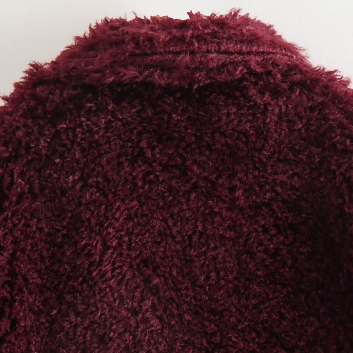 Veste Courte en Fausse Fourrure Rouge Angora – Manteau Court Col Rabattu Style Streetwear