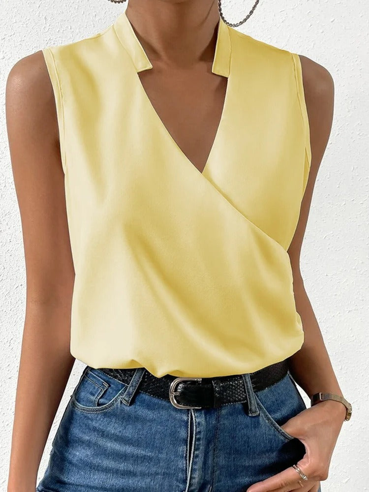 Top Fluide Élégant à Col V – Sans Manches Chic & Minimaliste – Collection Mode Féminine