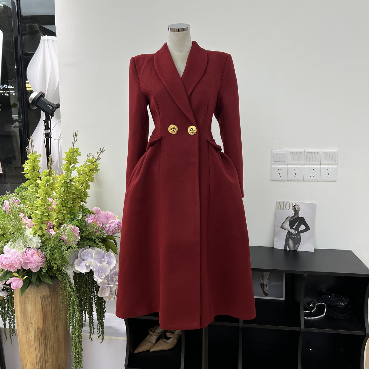 Manteau Long Cintrée en Laine – Manteau Élégant Style Britannique à Boucles